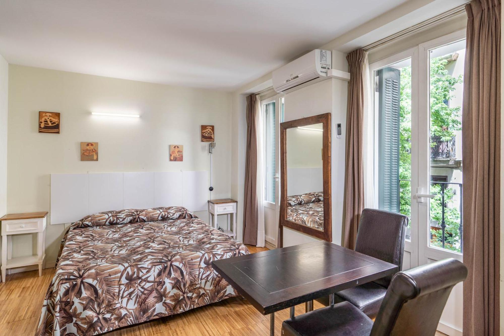 Apartamentos Mayor Centro Madrid Luaran gambar